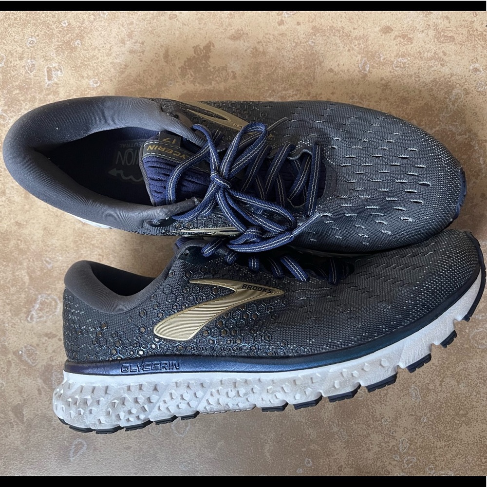 Brooks shoes mens